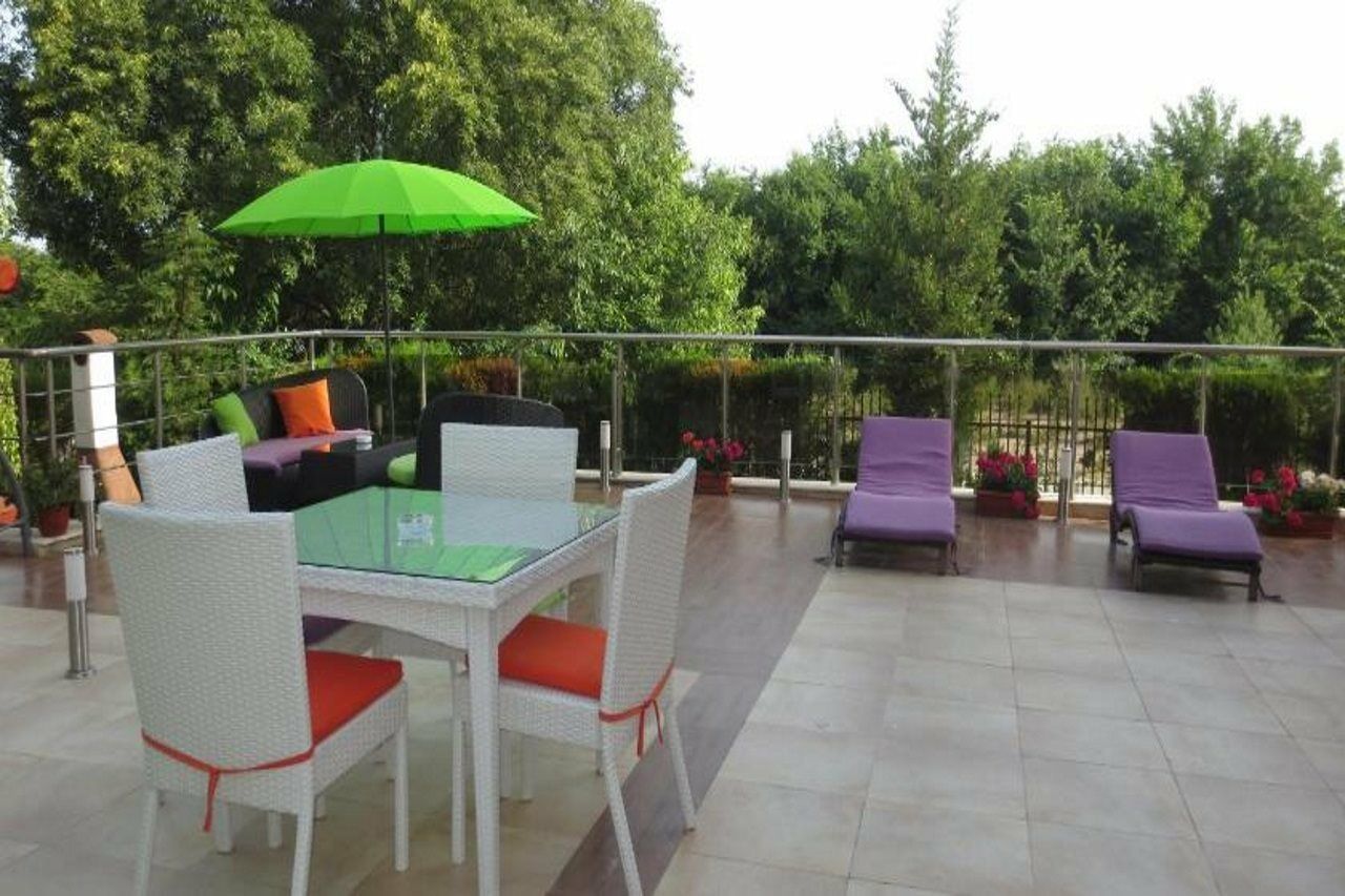 Fantasy Apartments Varna Exterior photo